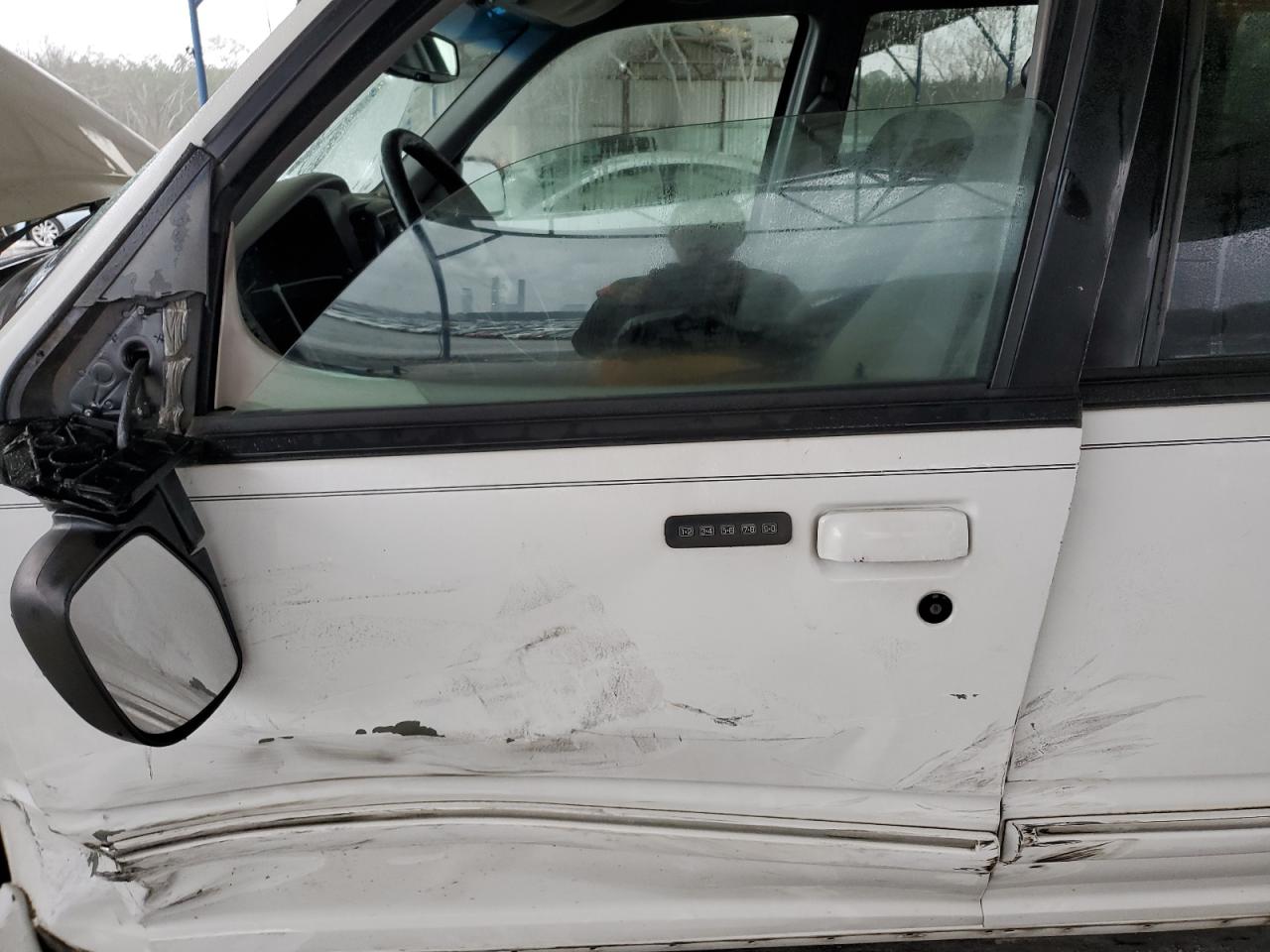 2000 Ford Explorer - Image 7