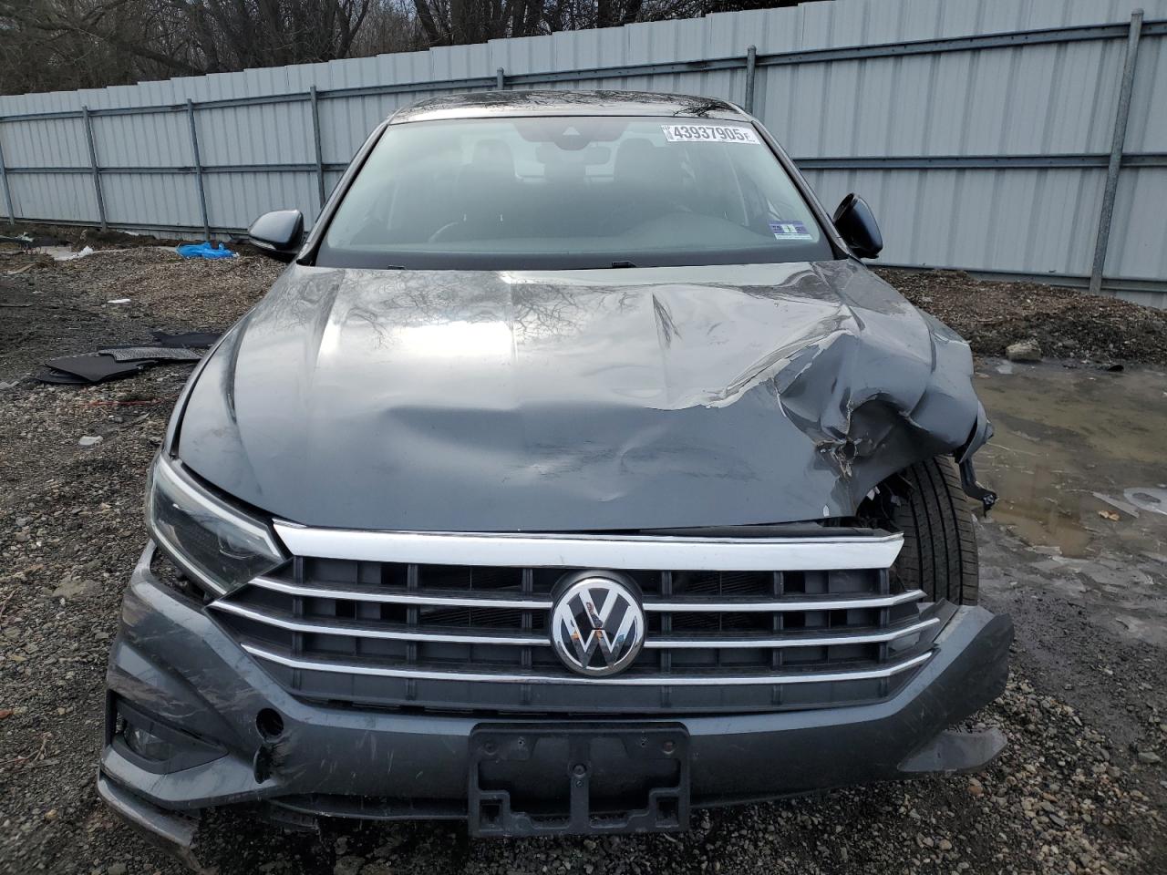 2019 Volkswagen Jetta - Image 5