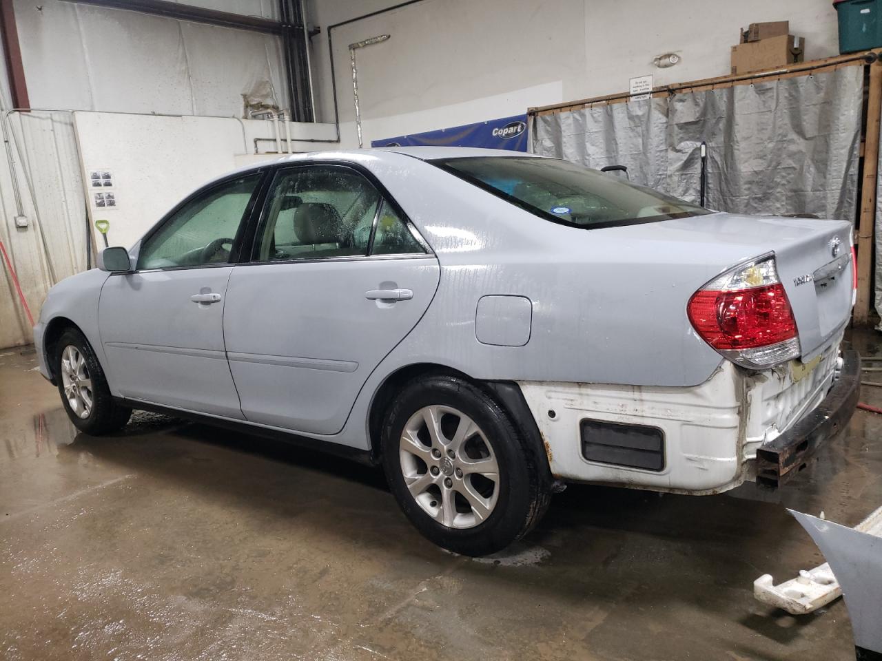 2005 Toyota Camry - Image 2