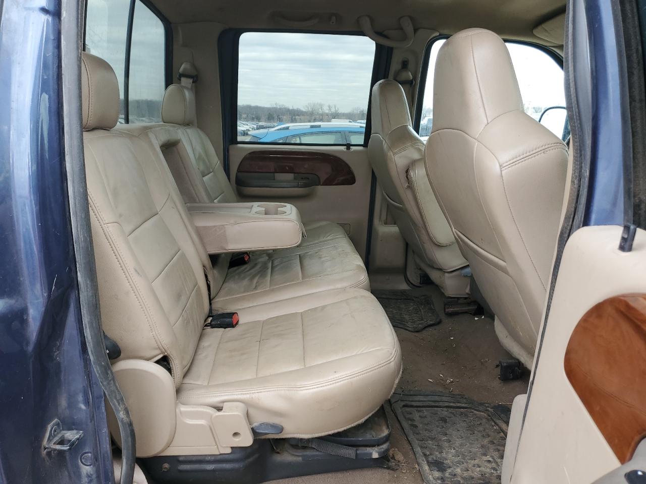 2004 Ford F250 - Image 10