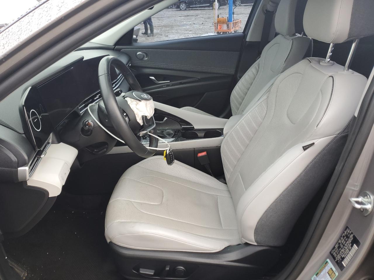 2021 Hyundai Elantra - Image 7
