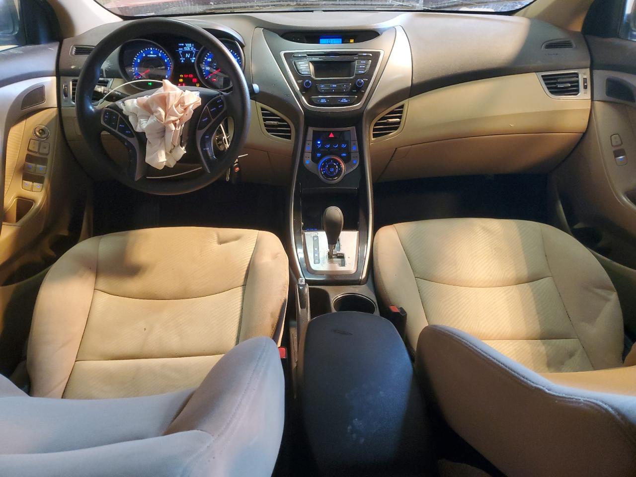 2013 Hyundai Elantra - Image 8