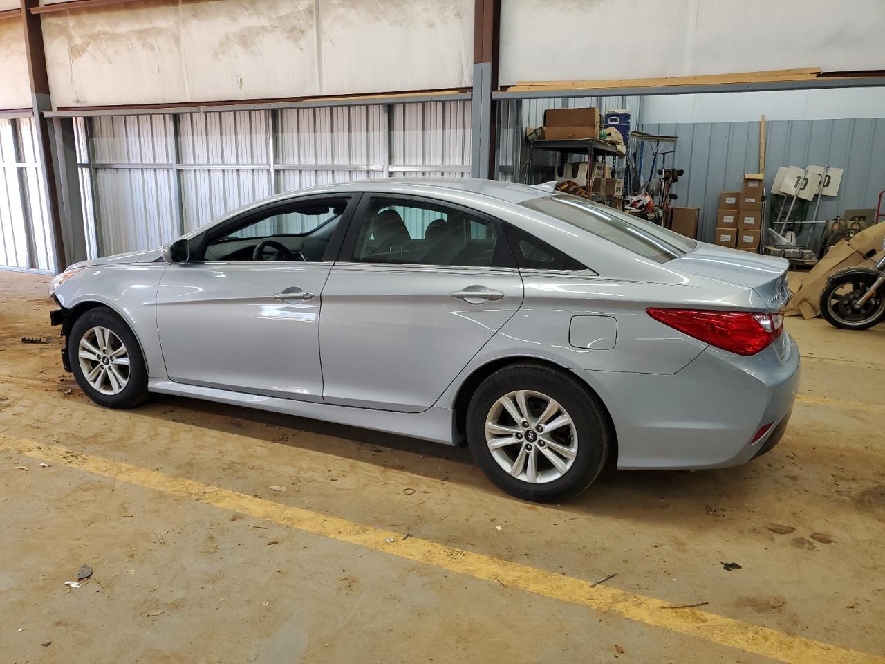2014 Hyundai Sonata - Image 2