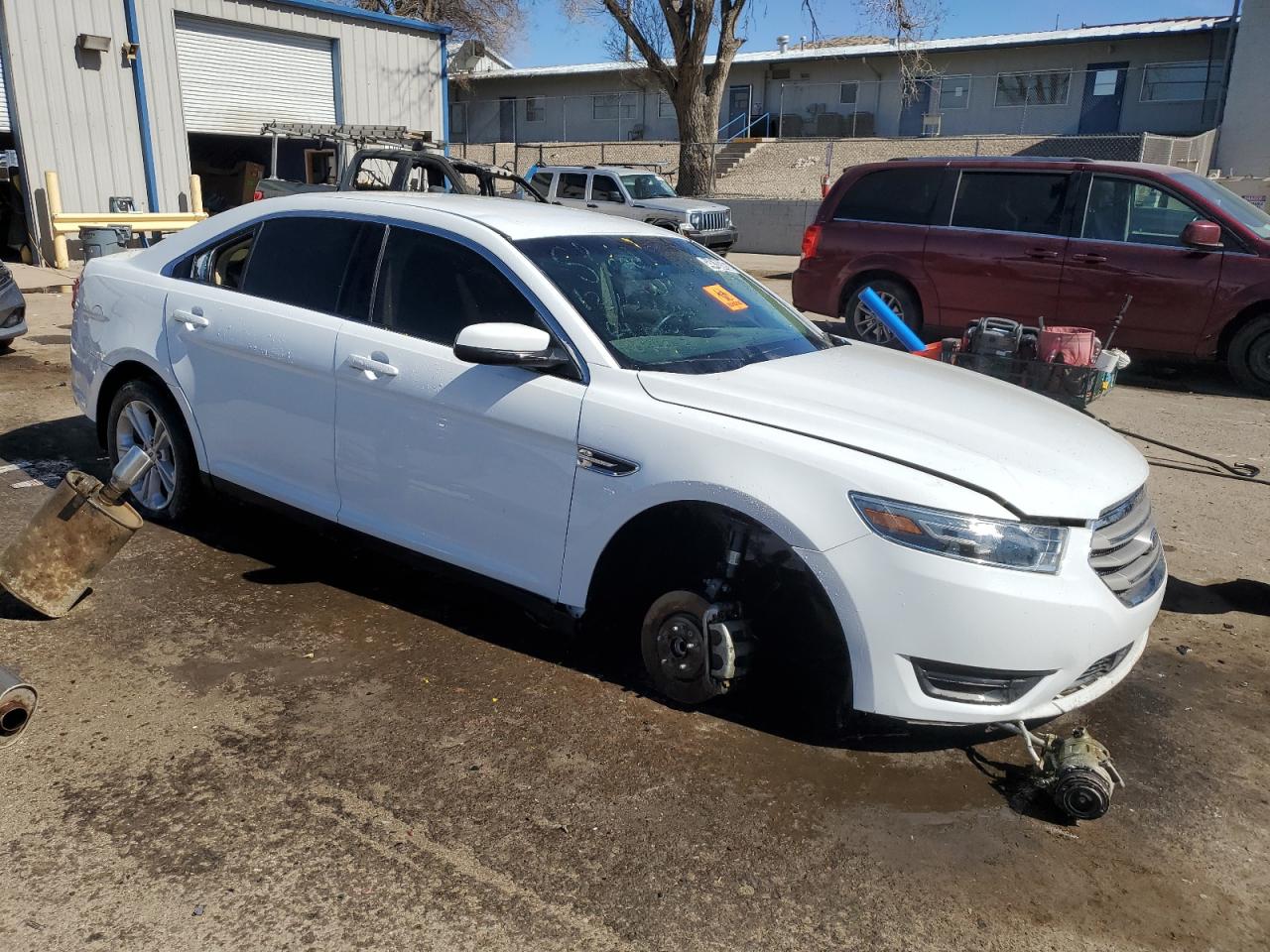 2015 Ford Taurus - Image 4