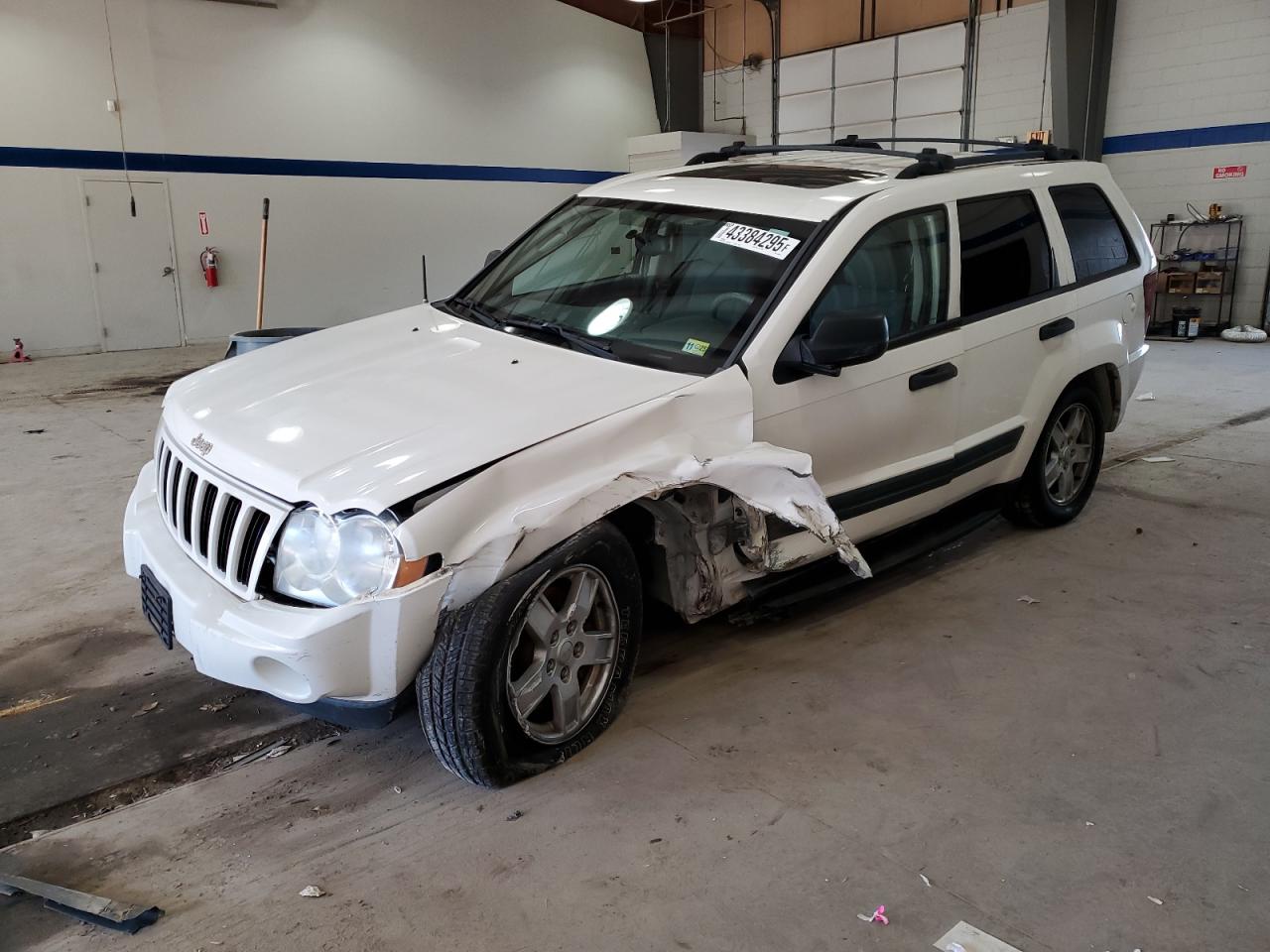 2005 Jeep Grand Cherokee - Image 1