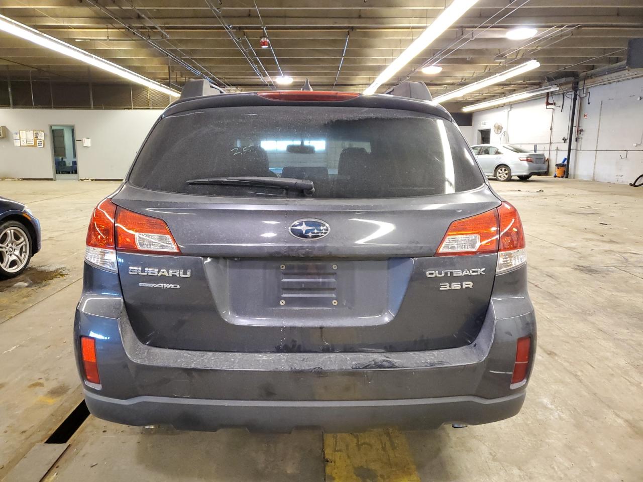 2012 Subaru Outback - Image 6