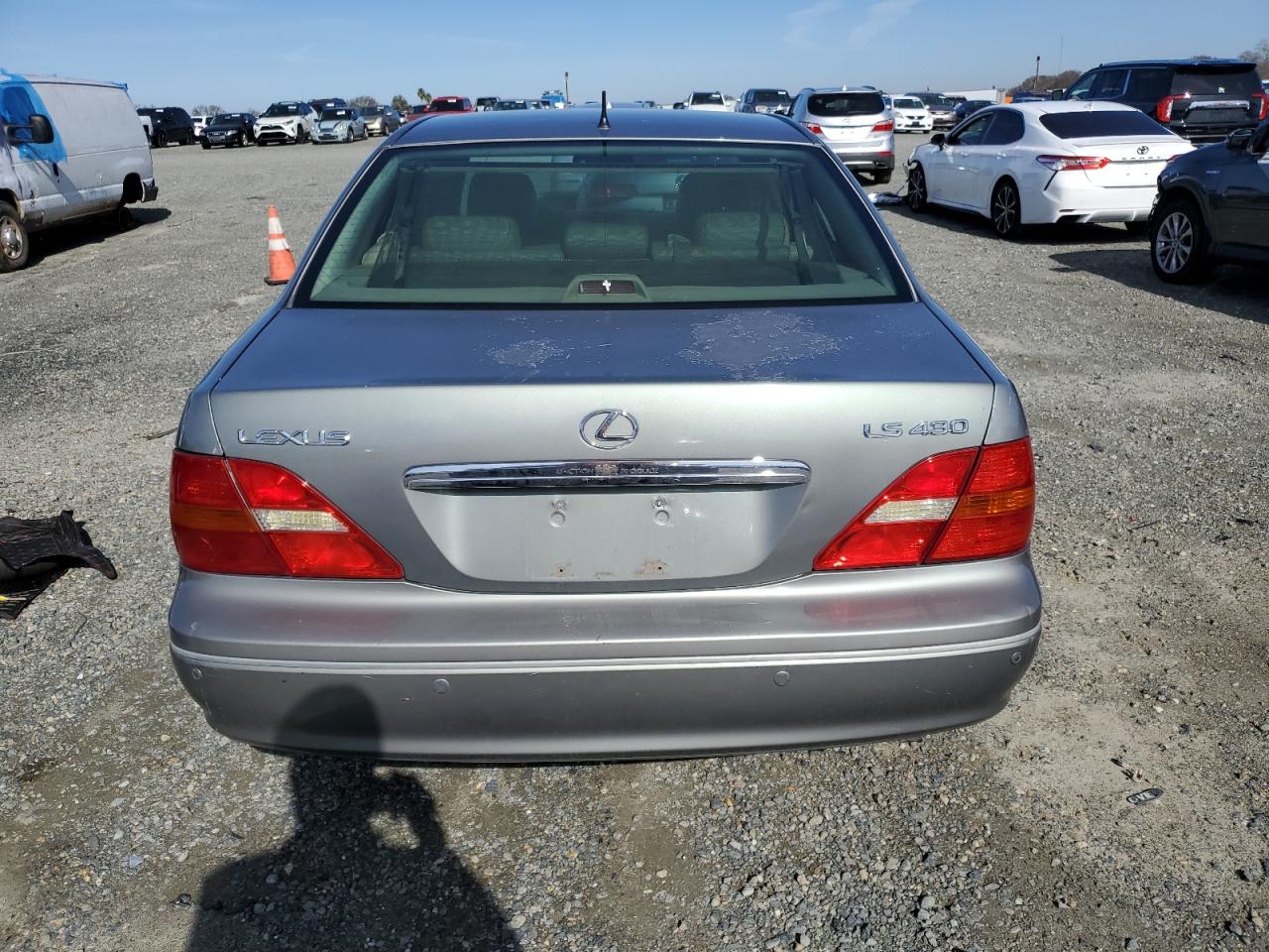 2001 Lexus LS - Image 6
