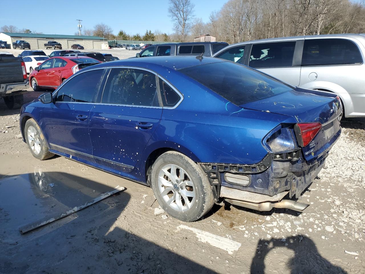 2016 Volkswagen Passat - Image 2