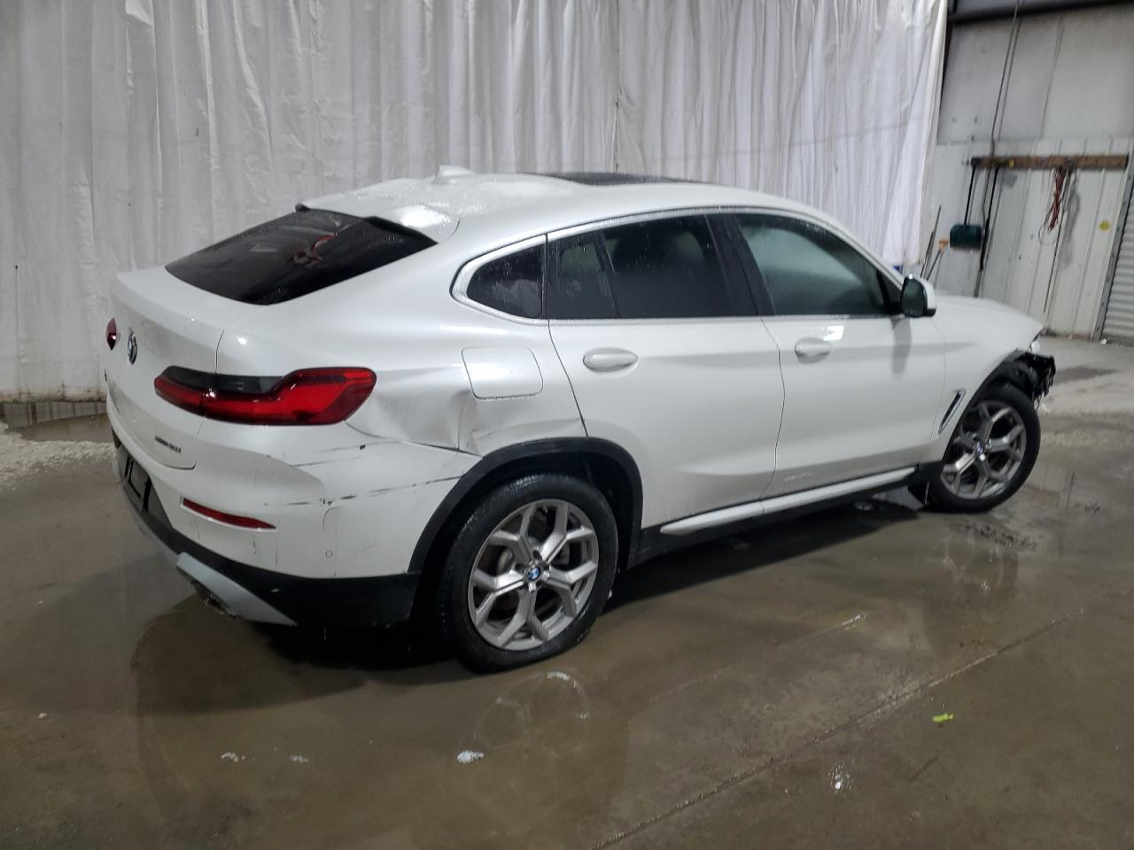 2024 BMW X4 - Image 3