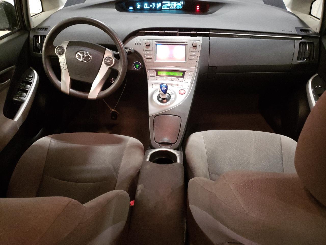 2012 Toyota Prius - Image 8