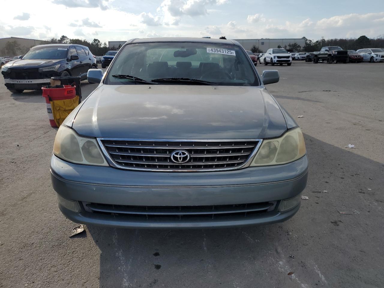 2004 Toyota Avalon - Image 5