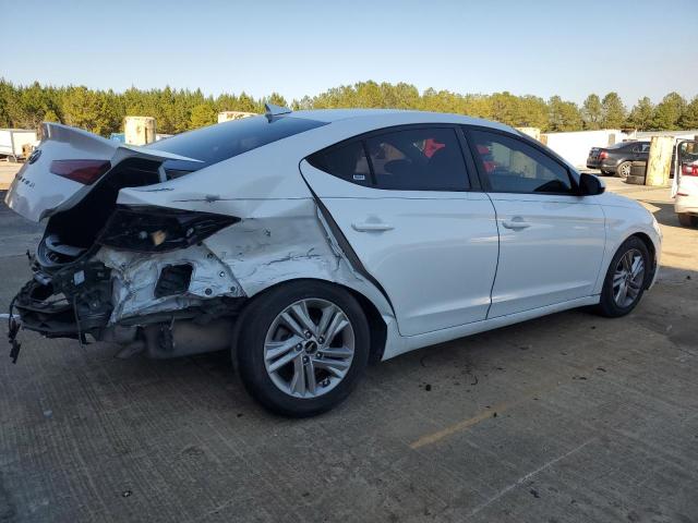  HYUNDAI ELANTRA 2019 Белый