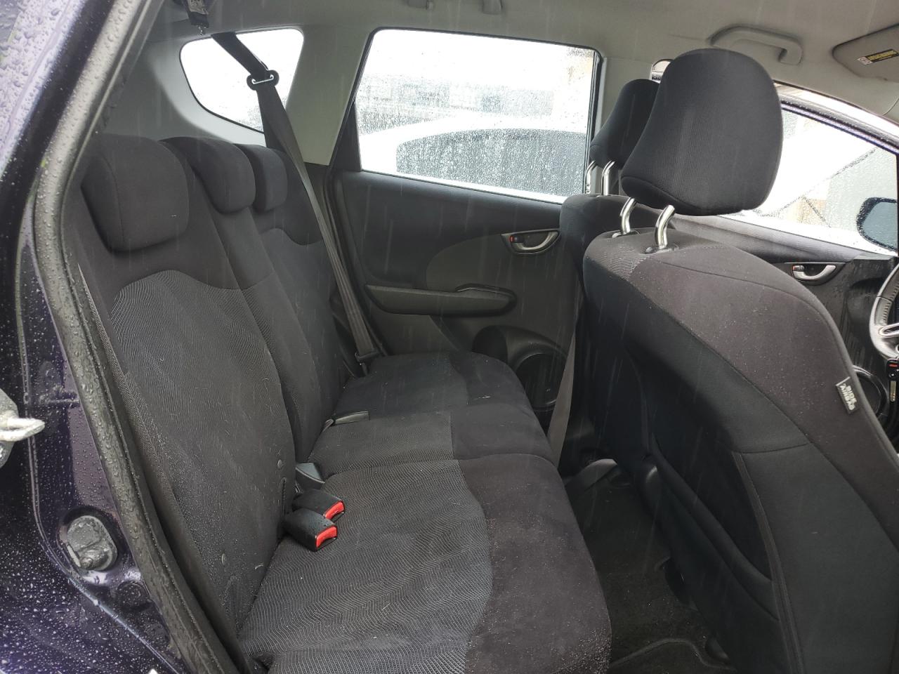 2010 Honda Fit - Image 10