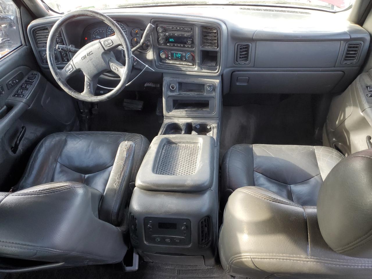 2004 GMC Sierra - Image 8