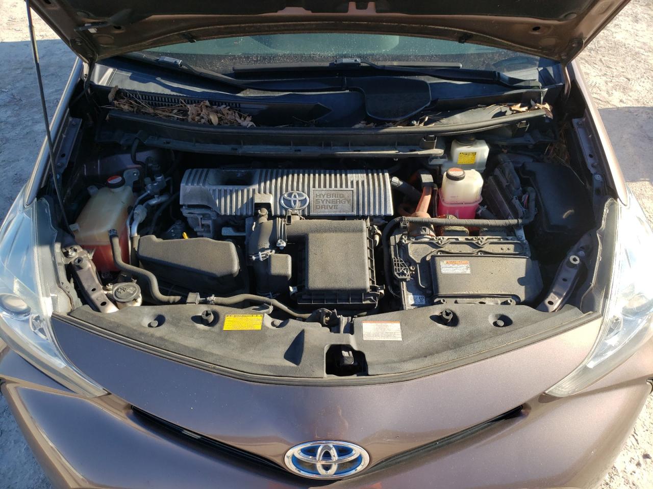 2015 Toyota Prius - Image 13