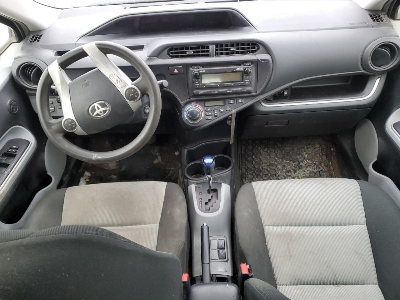 2014 Toyota Prius - Image 8