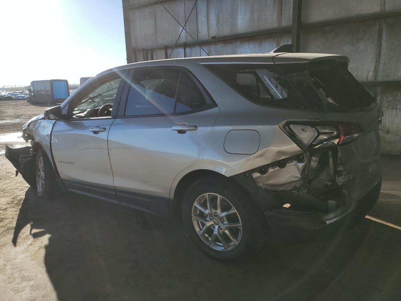 2022 Chevrolet Equinox - Image 2