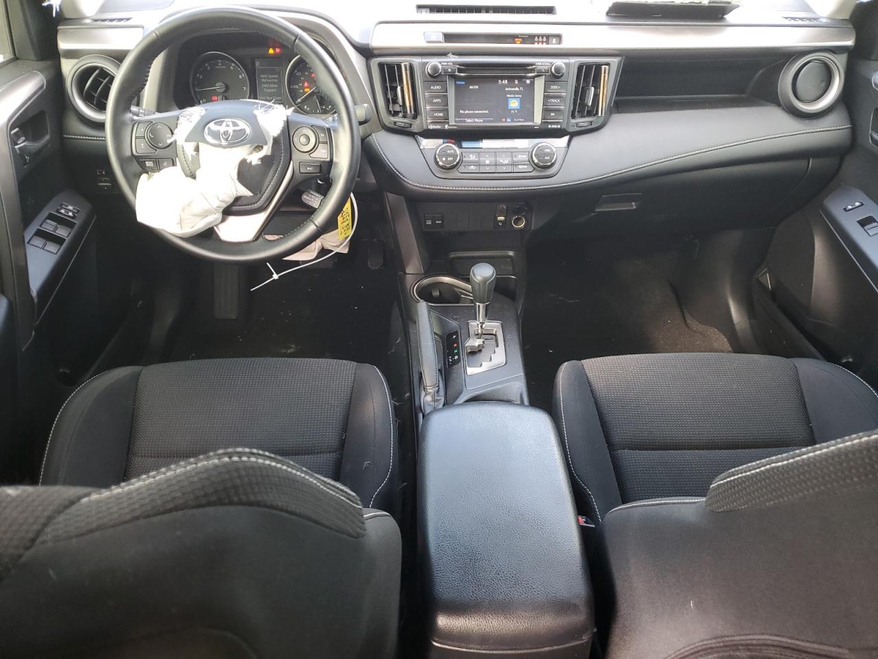 2017 Toyota RAV 4 - Image 8