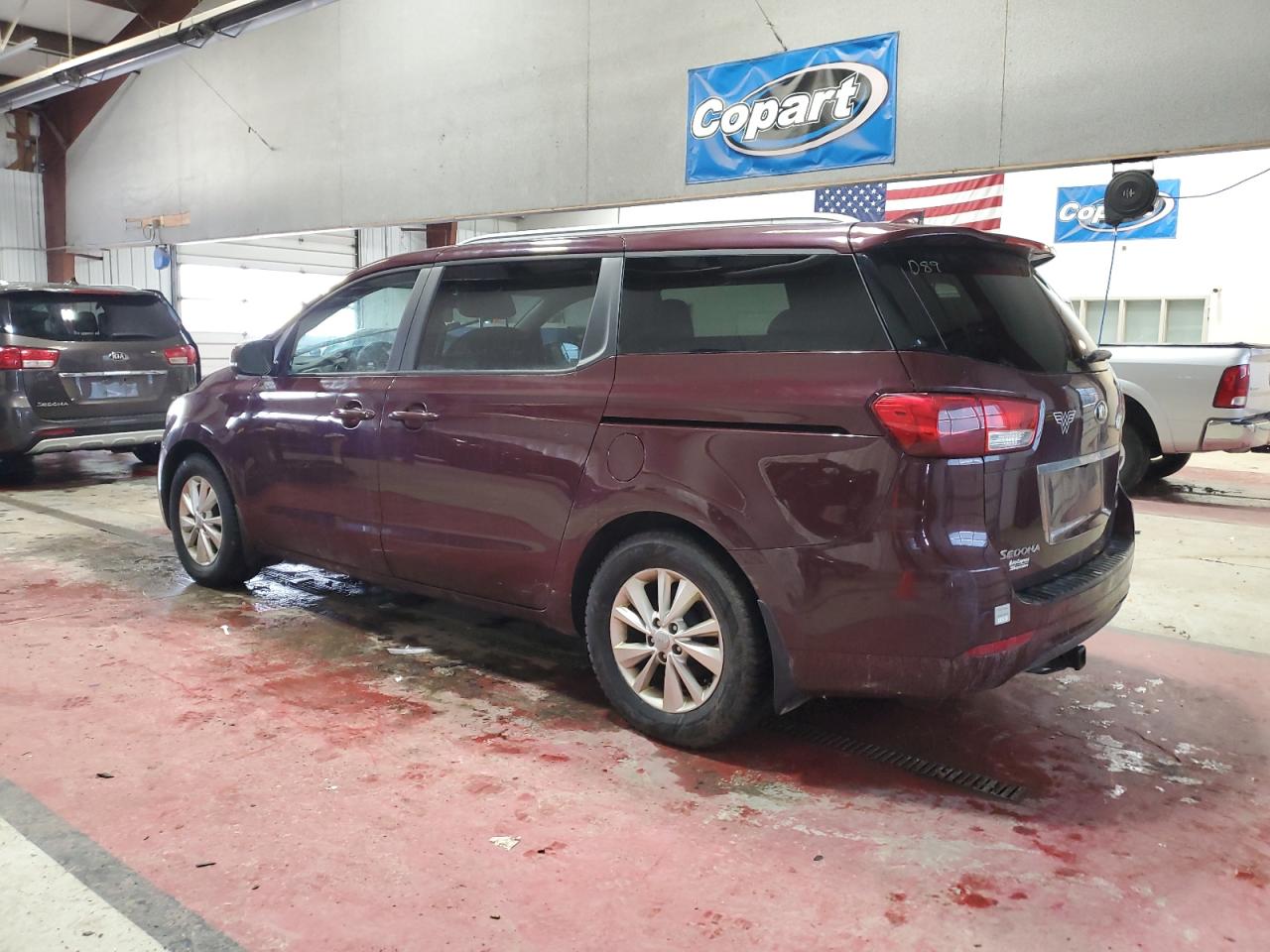 2015 Kia Sedona - Image 2