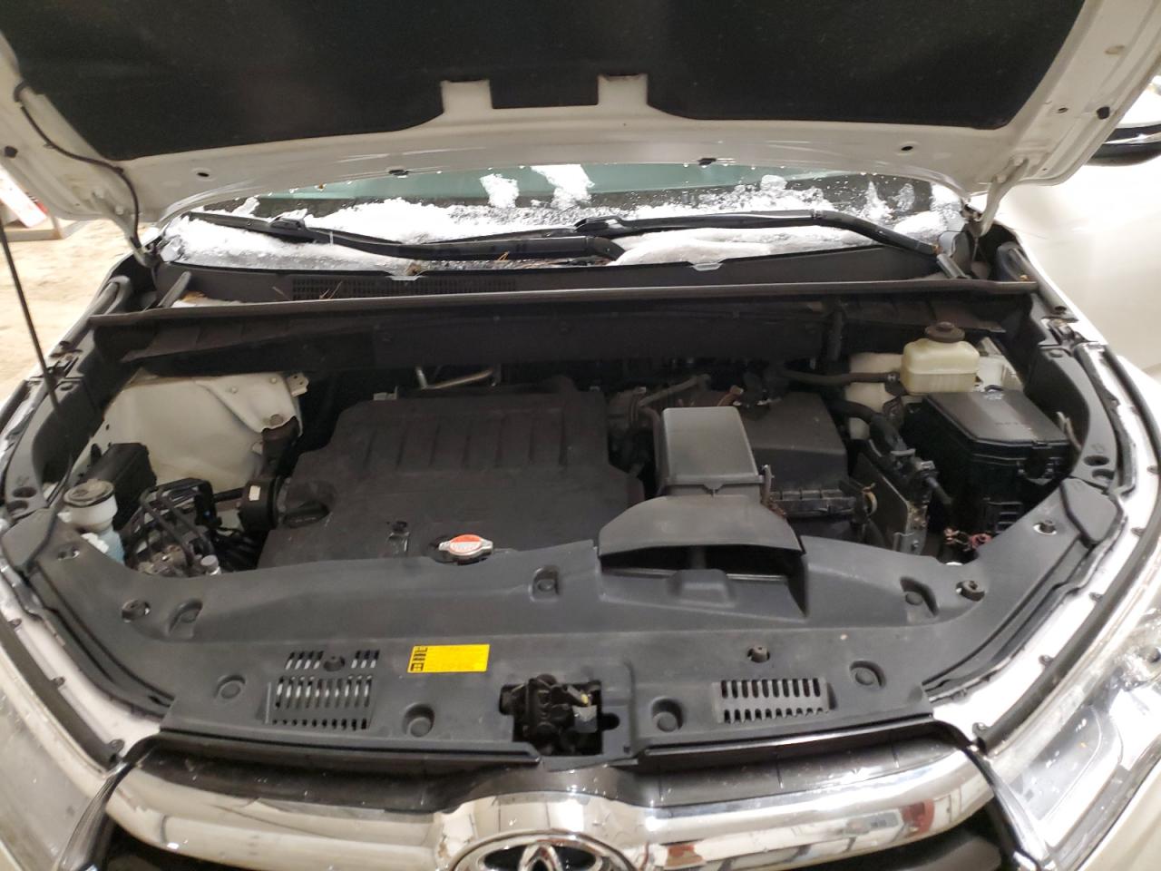 2016 Toyota Highlander - Image 12