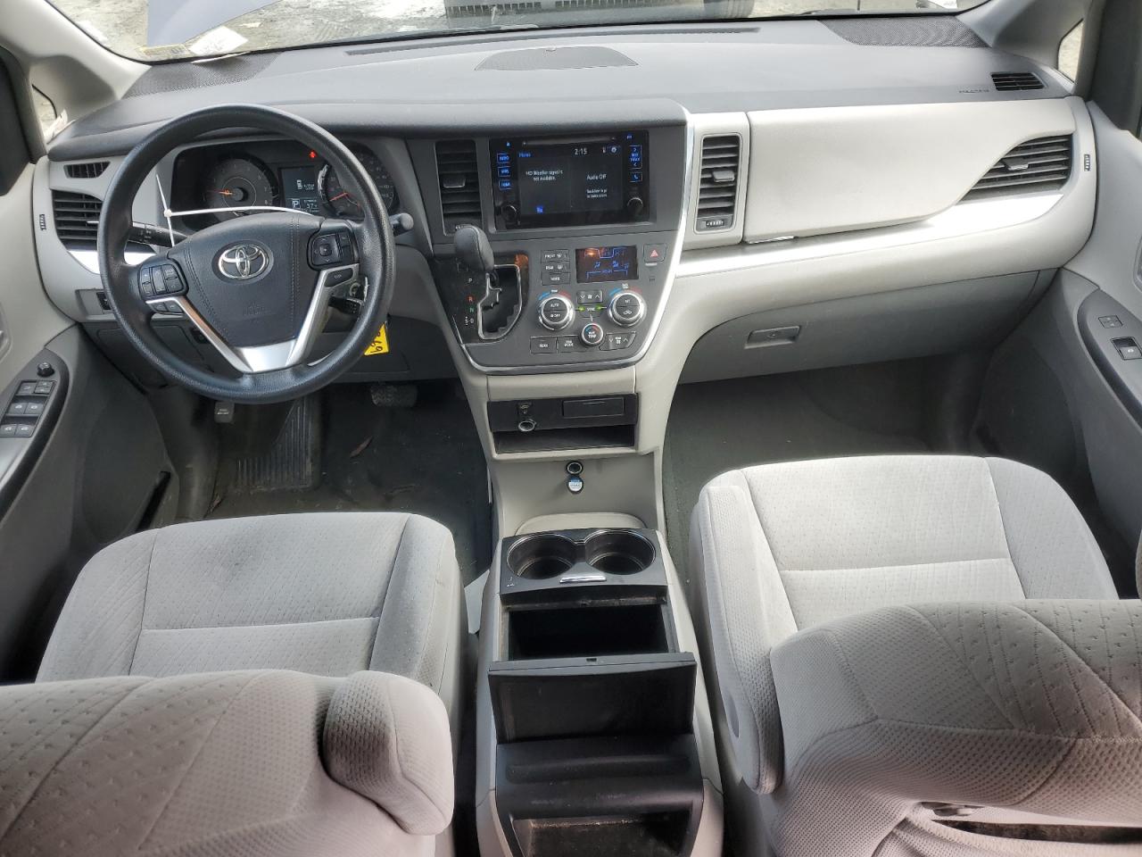 2015 Toyota Sienna - Image 8