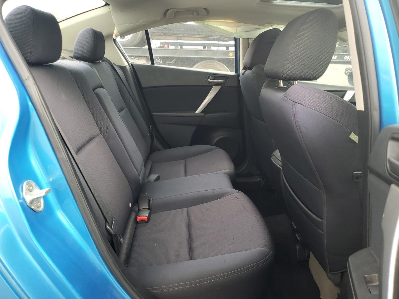 2010 Mazda 3 - Image 10