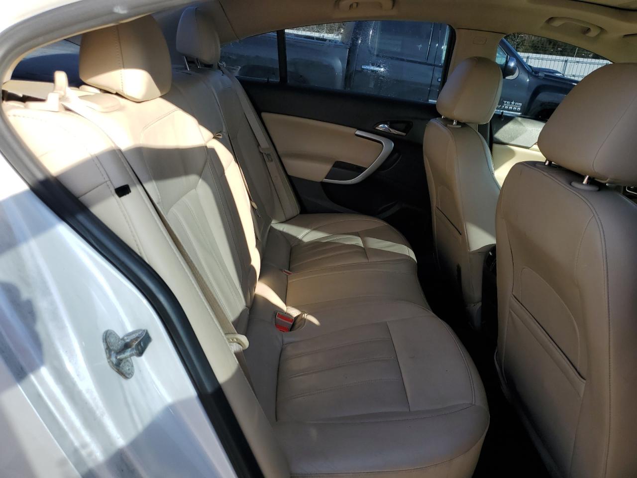2016 Buick Regal - Image 10