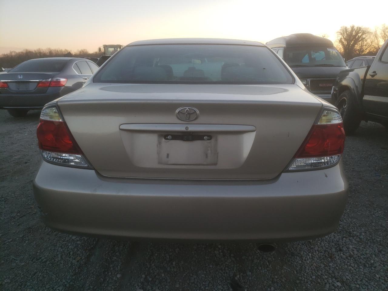 2005 Toyota Camry - Image 6