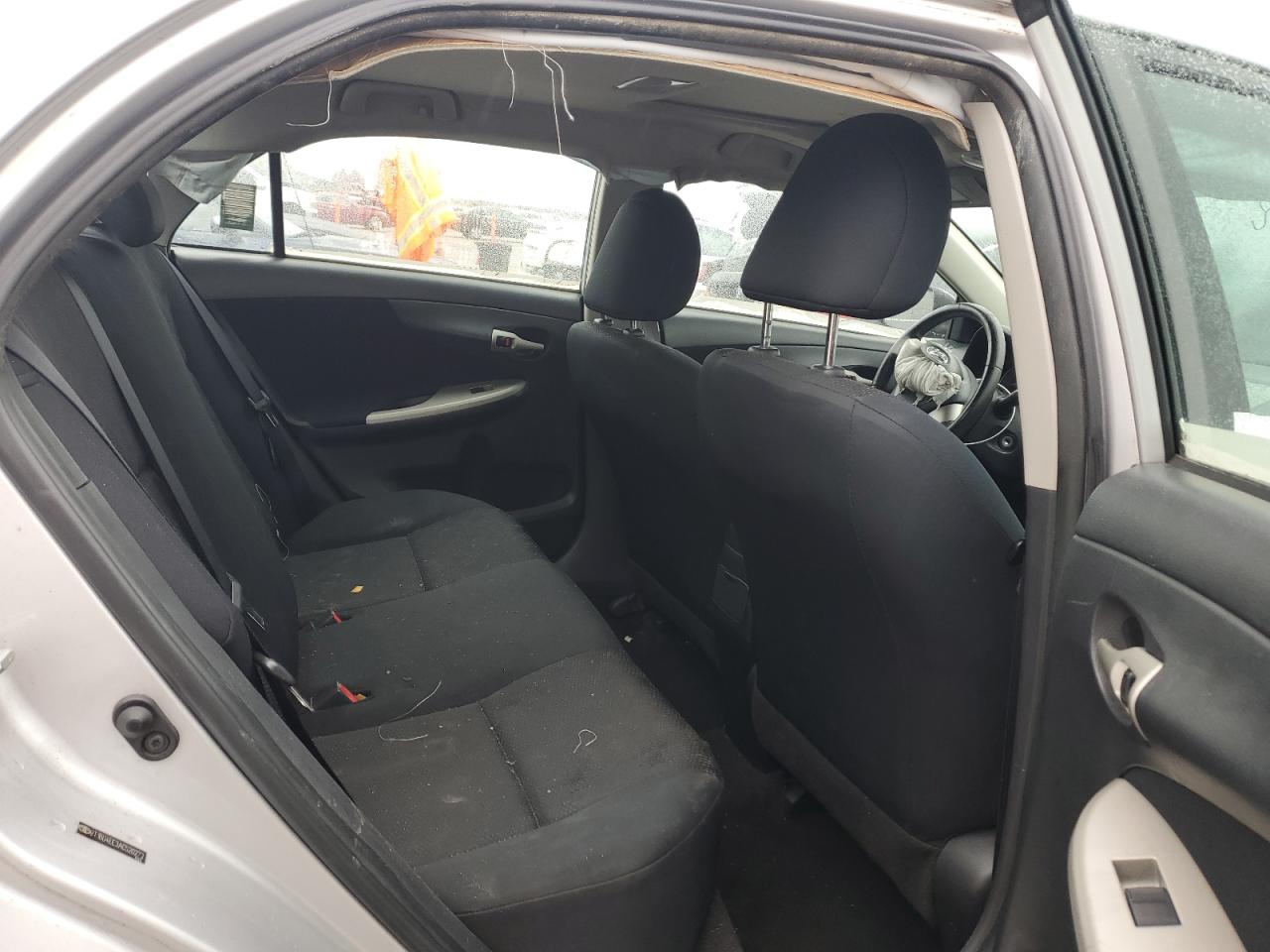 2010 Toyota Corolla - Image 10