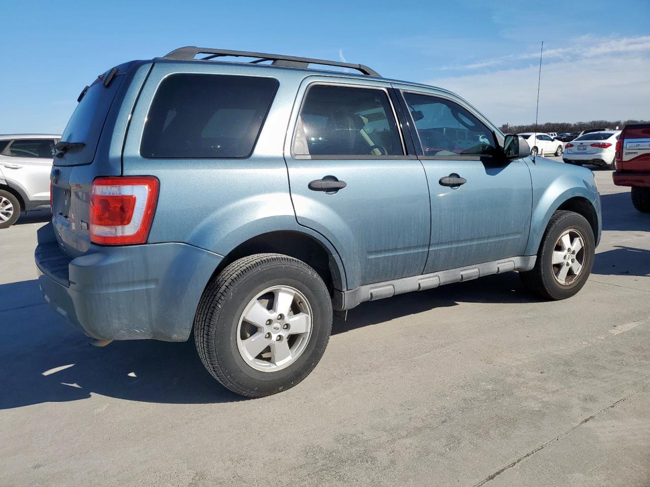 2011 Ford Escape - Image 3