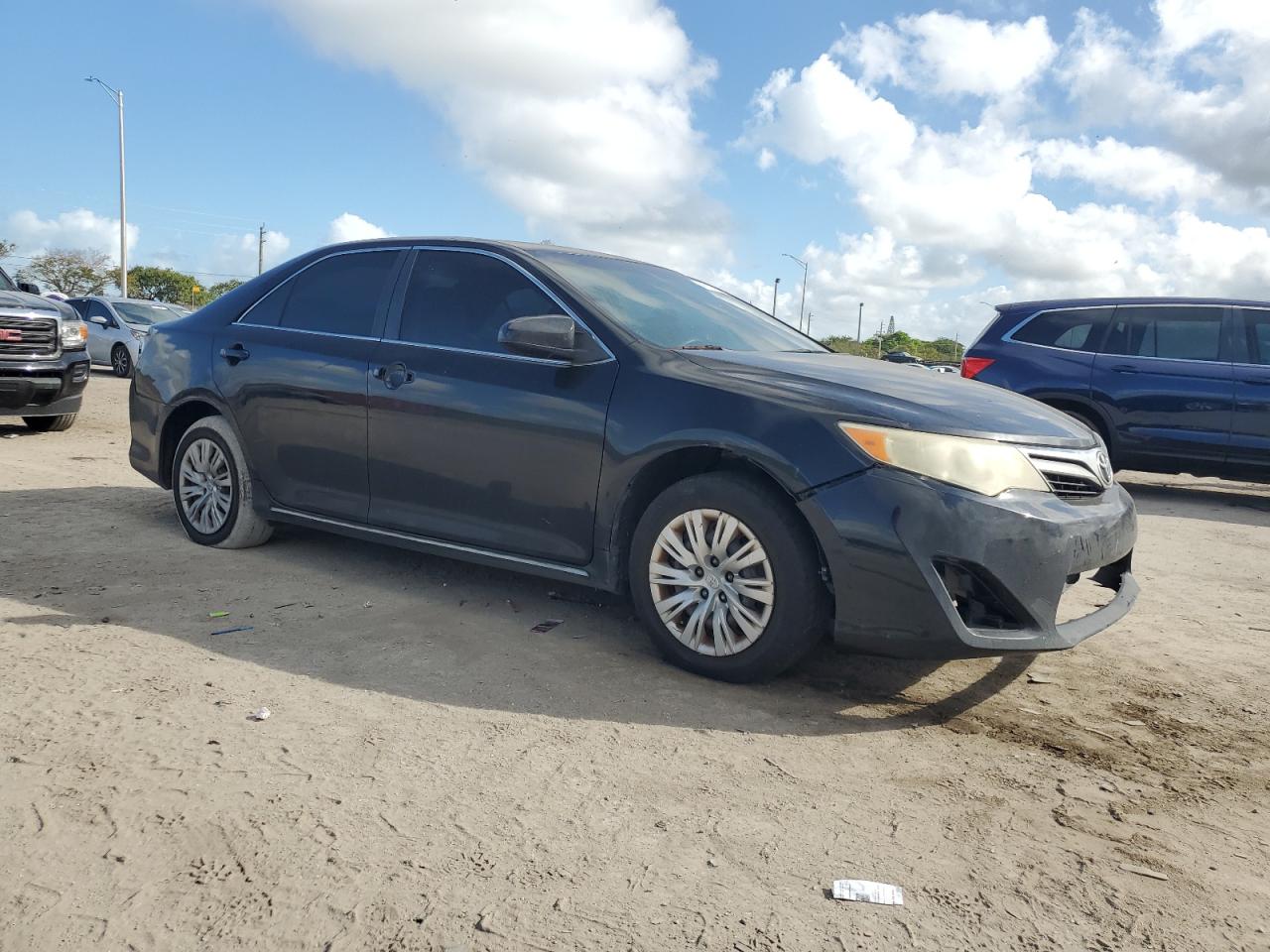 2012 Toyota Camry - Image 4
