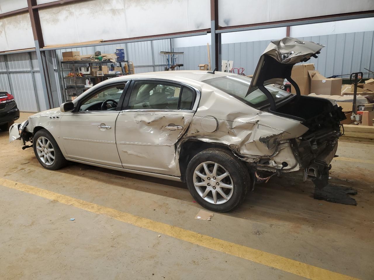 2008 Buick Lucerne - Image 2