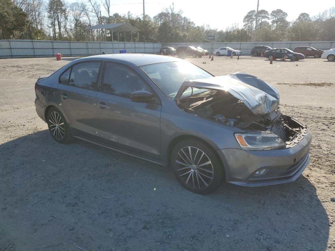 2016 Volkswagen Jetta - Image 4