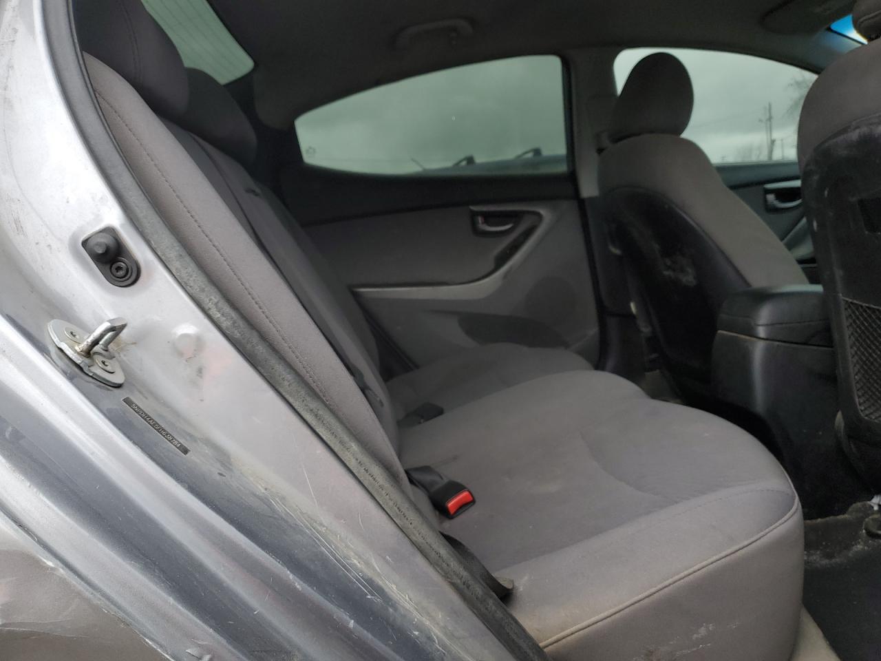 2015 Hyundai Elantra - Image 10