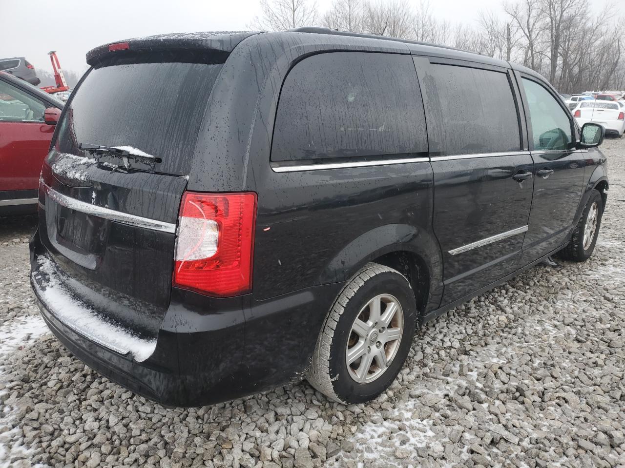 2012 Chrysler Town & Country - Image 3