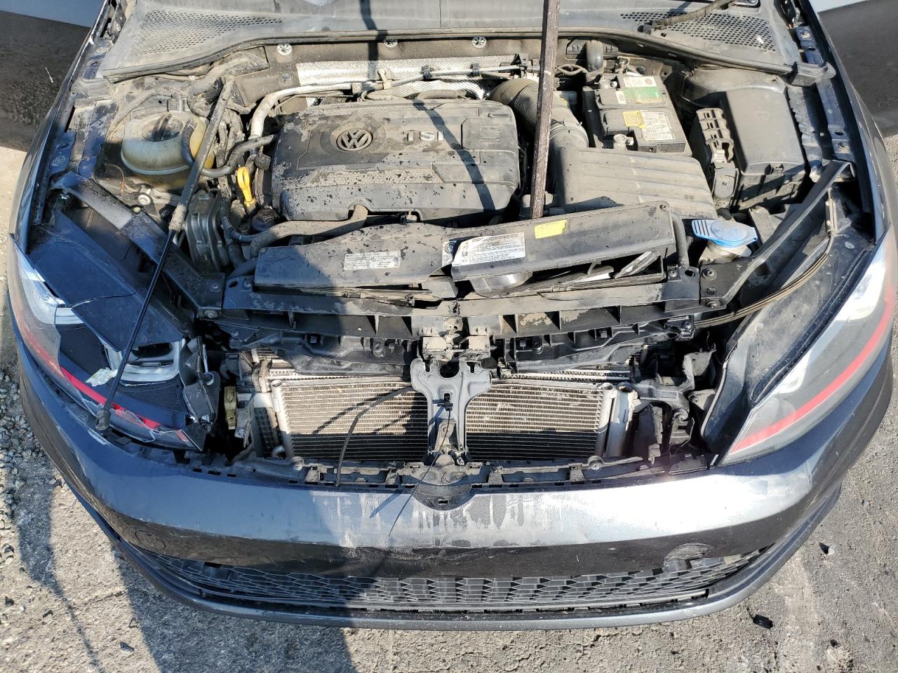 2016 Volkswagen GTI - Image 12