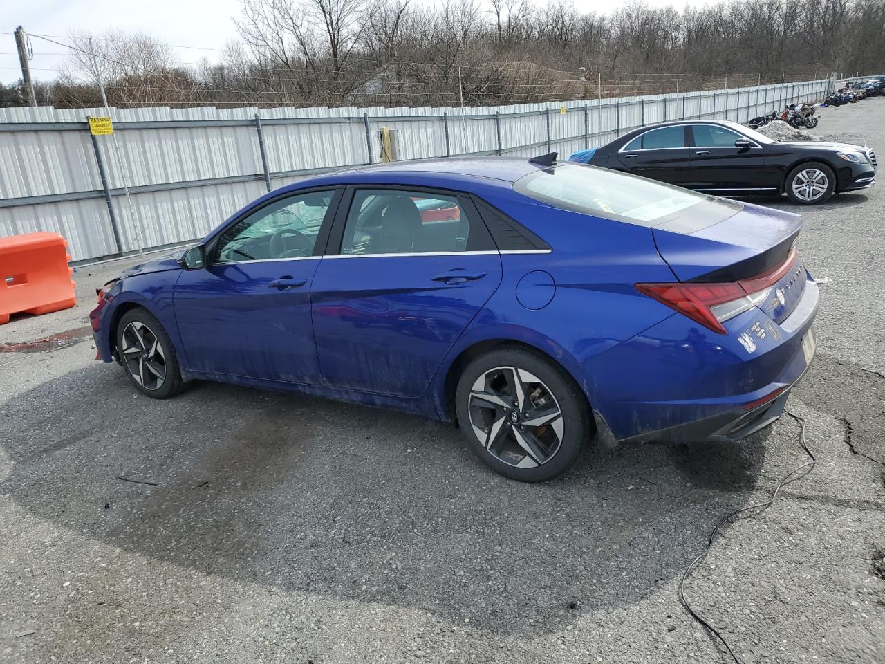 2022 Hyundai Elantra - Image 2
