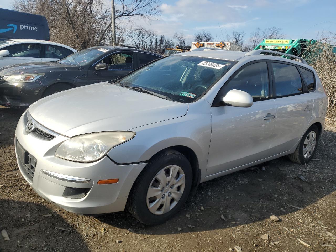 2011 Hyundai Elantra - Image 1