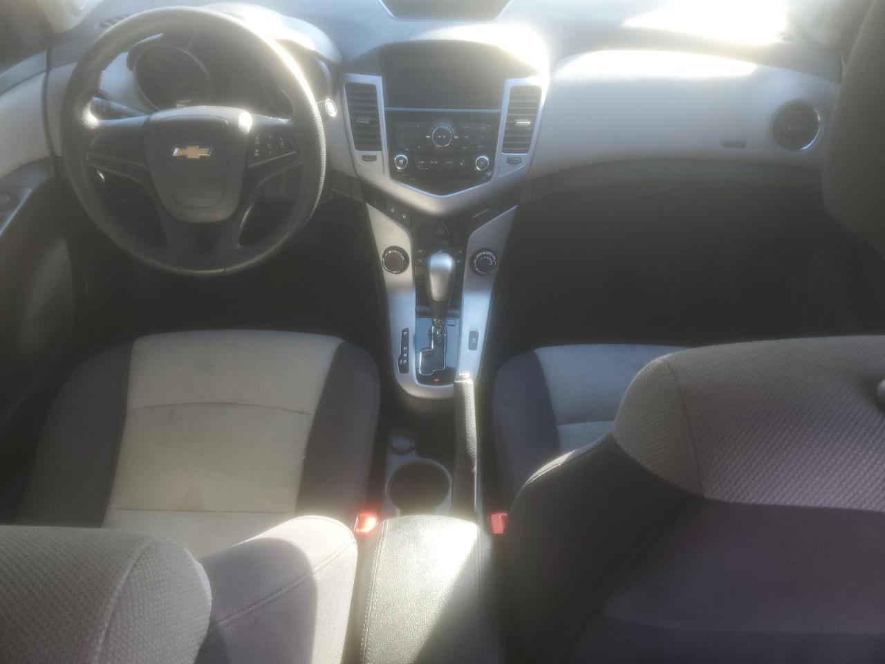 2014 Chevrolet Cruze - Image 8
