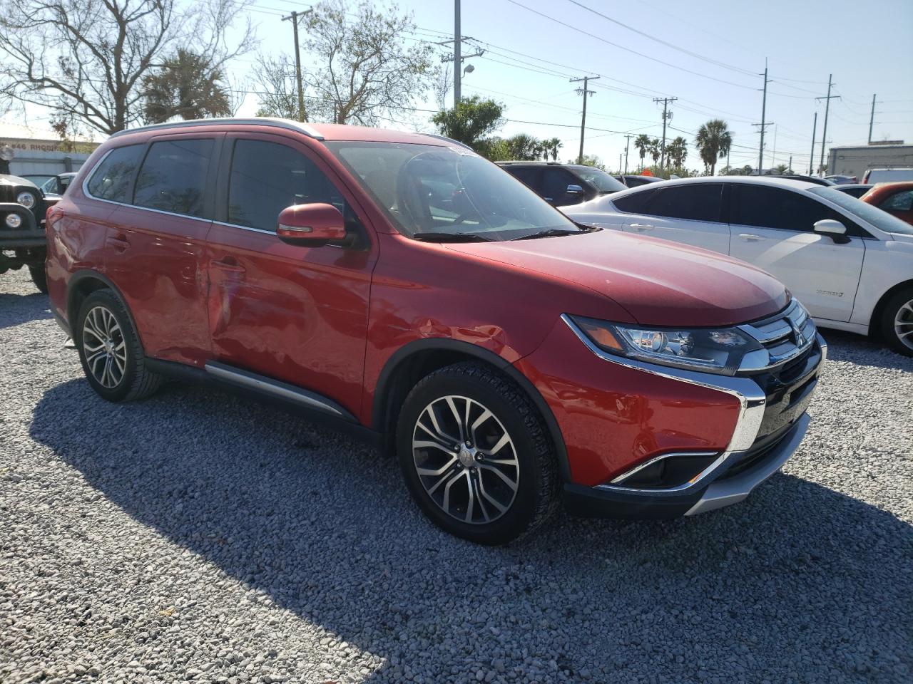 2017 Mitsubishi Outlander - Image 4
