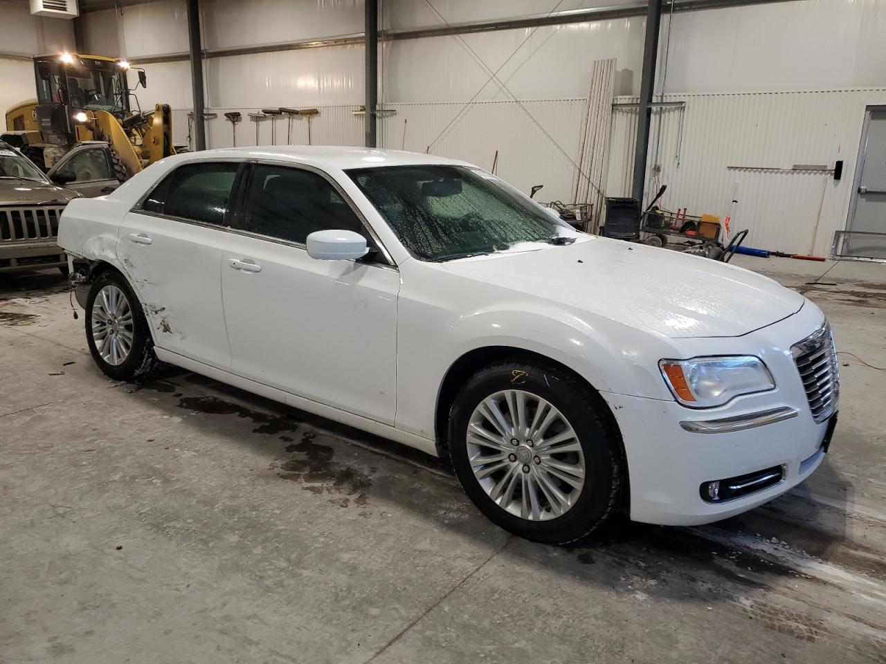 2014 Chrysler 300 - Image 4