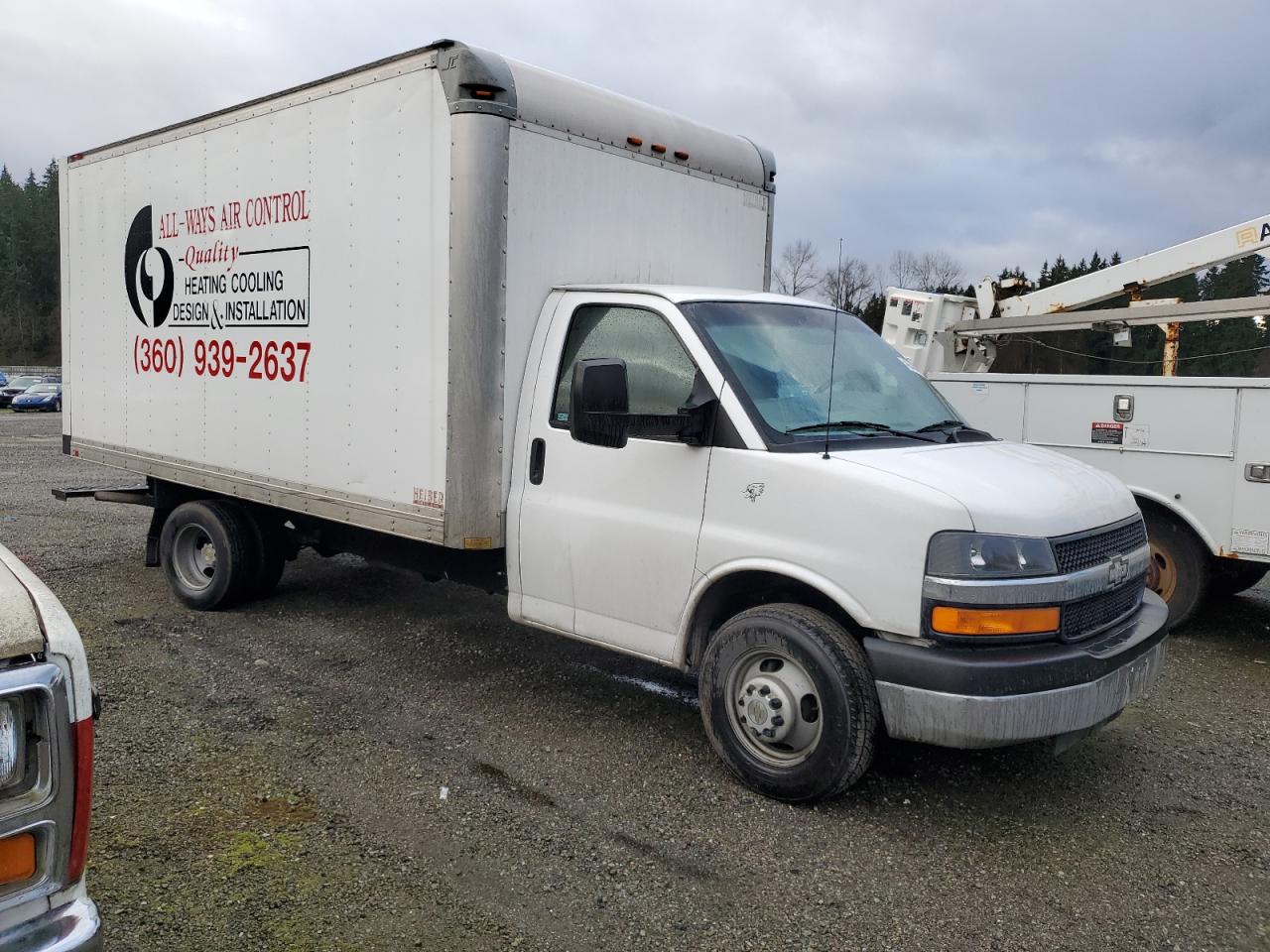 2015 Chevrolet Express - Image 4