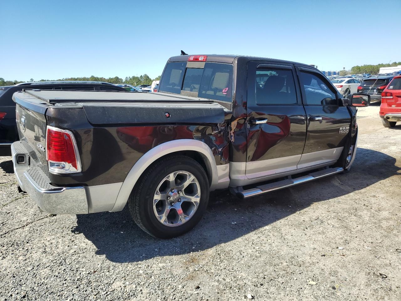 2016 RAM 1500 - Image 3