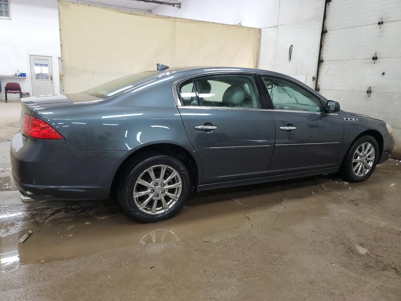 2011 Buick Lucerne - Image 3