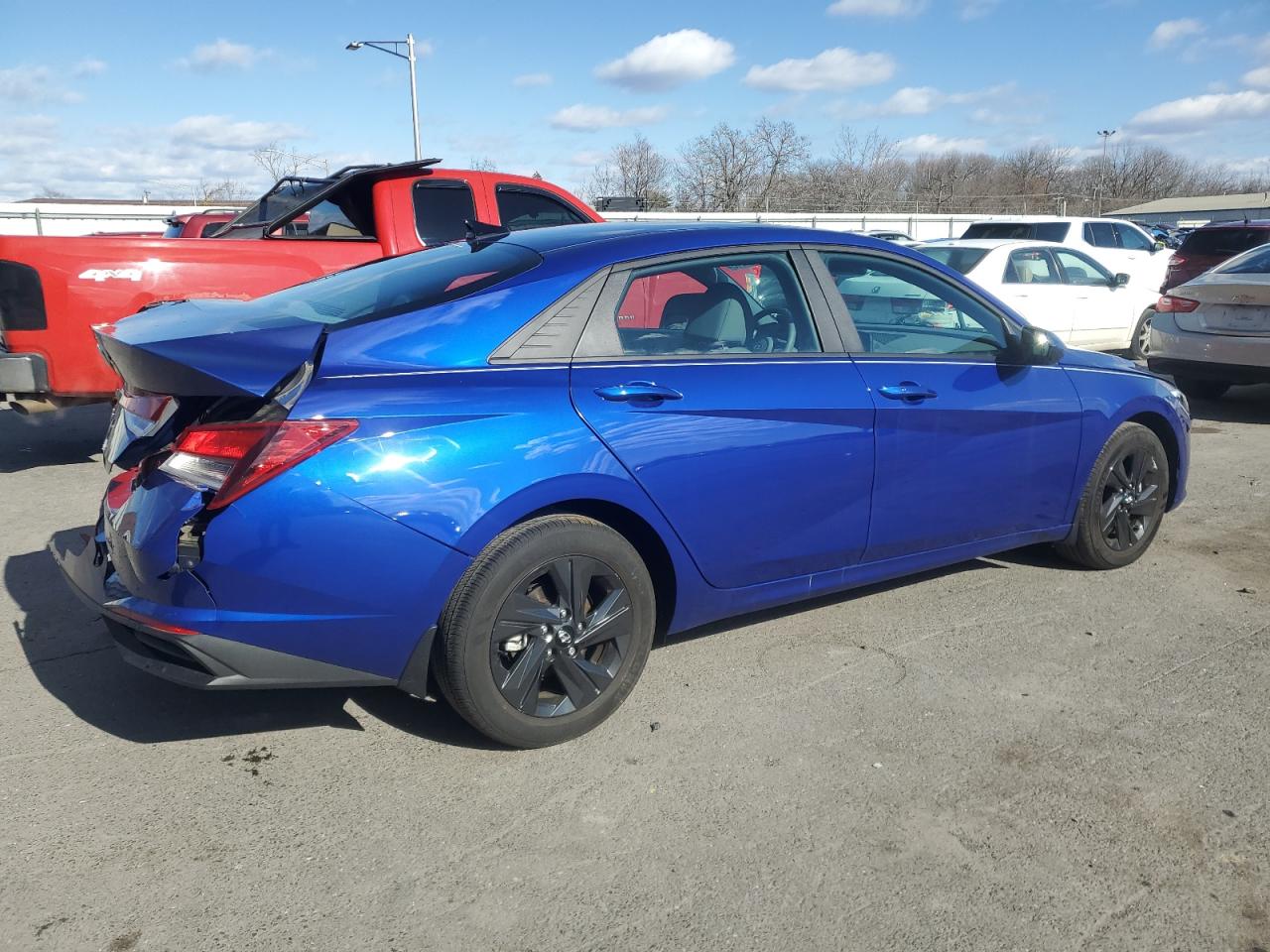 2023 Hyundai Elantra - Image 3