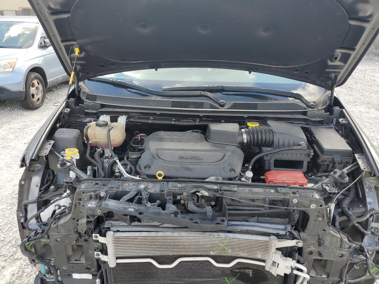 2020 Chrysler Pacifica - Image 12