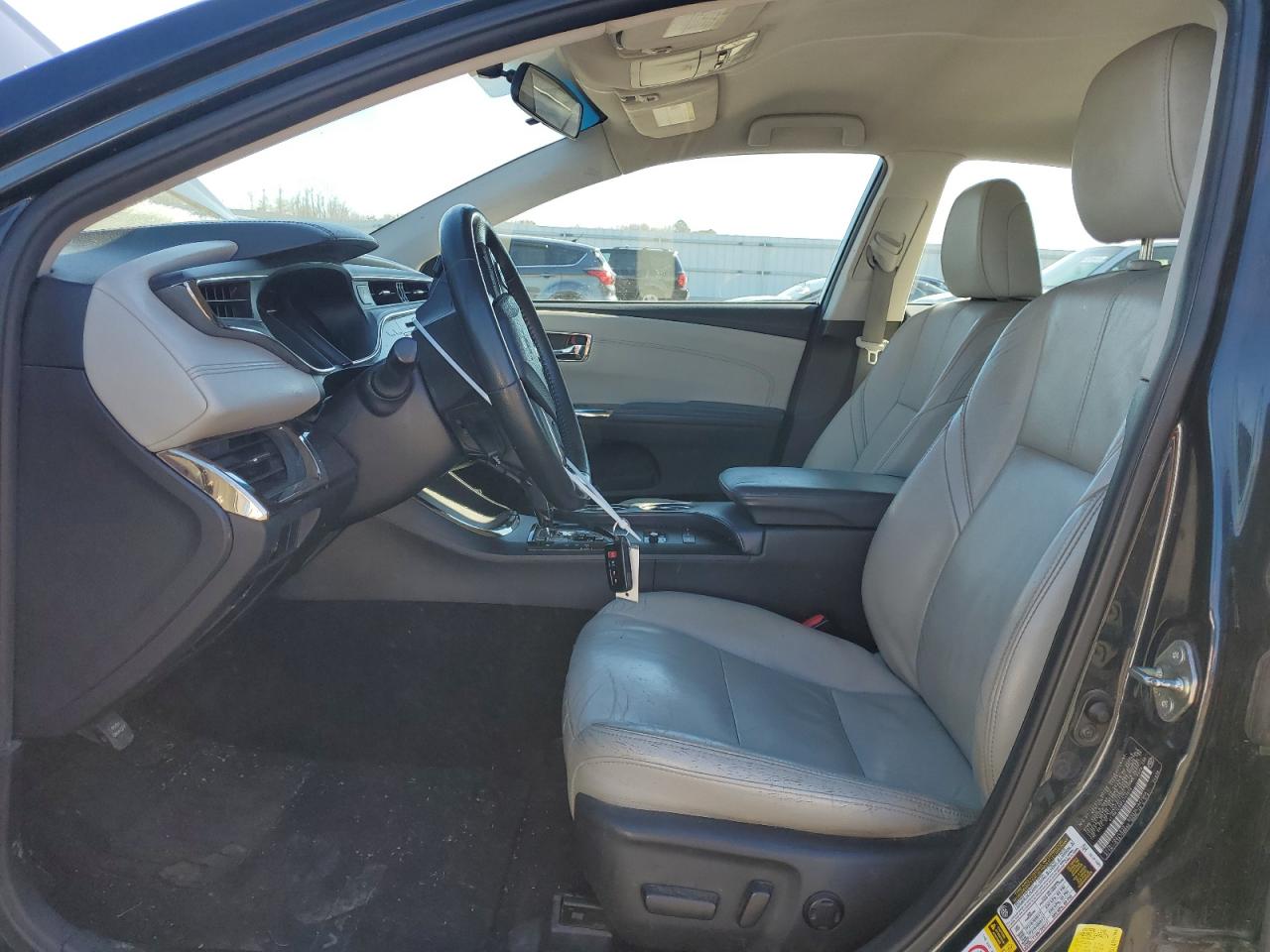 2015 Toyota Avalon - Image 7