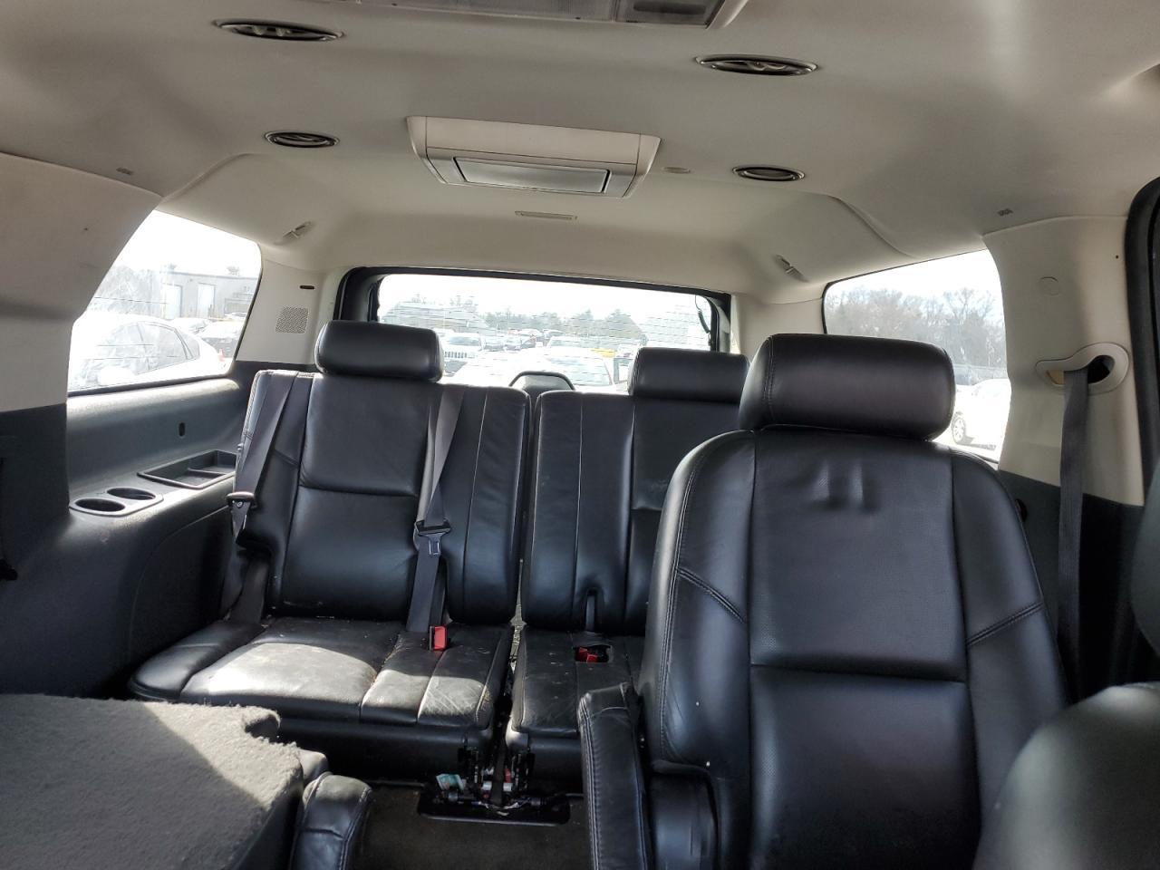 2008 Cadillac Escalade - Image 10