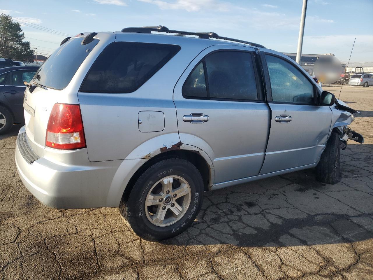 2005 Kia Sorento - Image 3