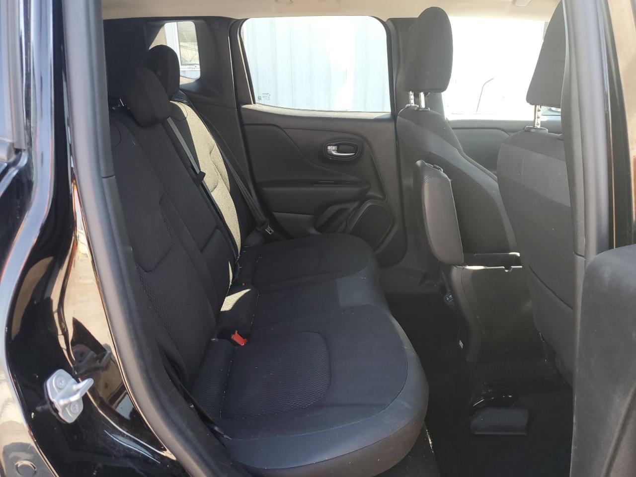 2020 Jeep Renegade - Image 10